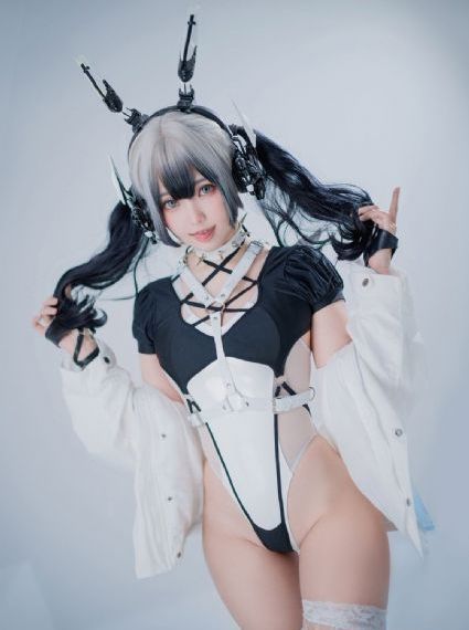 情侣奴伺候女王